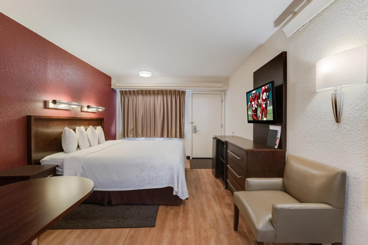 Готель Super 8 By Wyndham Deerfield - Northbrook Екстер'єр фото