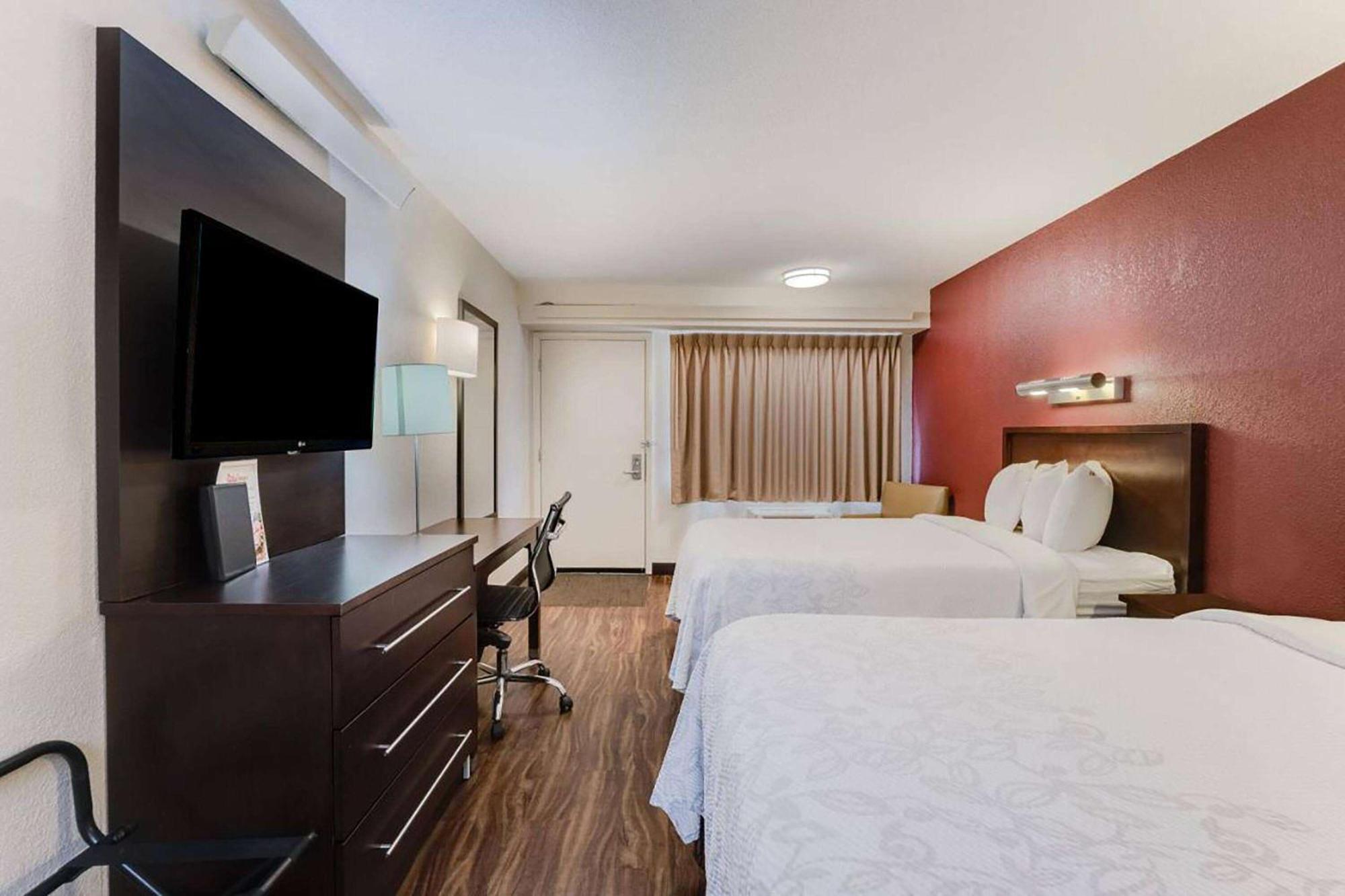 Готель Super 8 By Wyndham Deerfield - Northbrook Екстер'єр фото